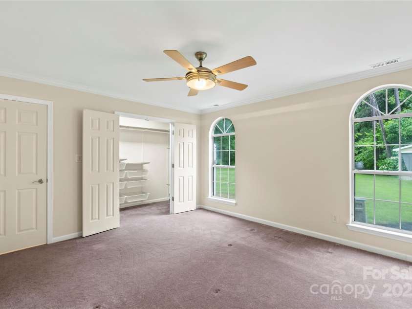 8302 Holbrook Square Court, Charlotte, NC 28216.  MLS# CAR4258996, YatesRealty ID 13802. 