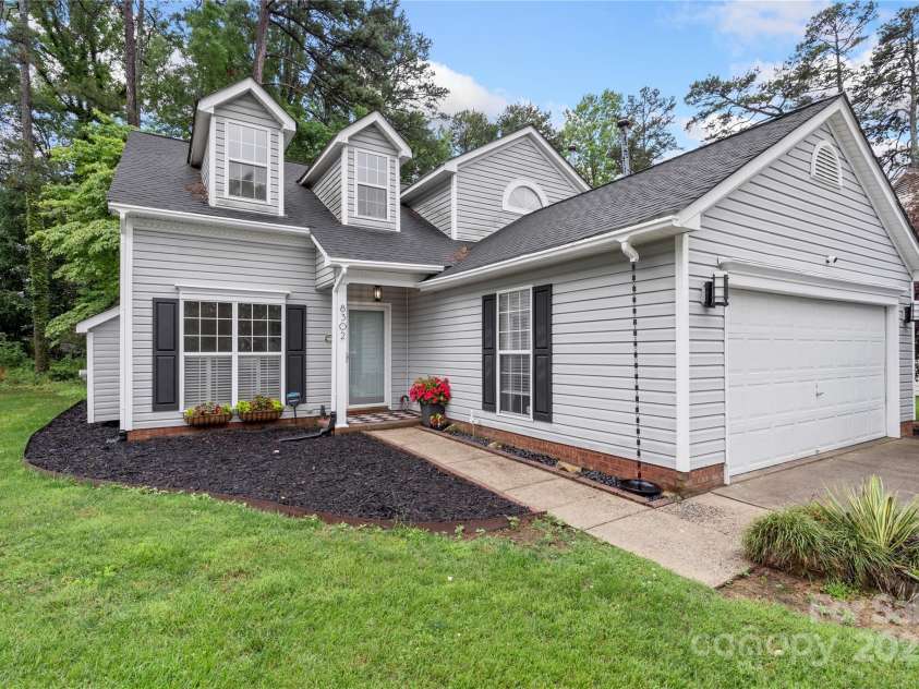 8302 Holbrook Square Court, Charlotte, NC 28216.  MLS# CAR4258996, YatesRealty ID 13802. 