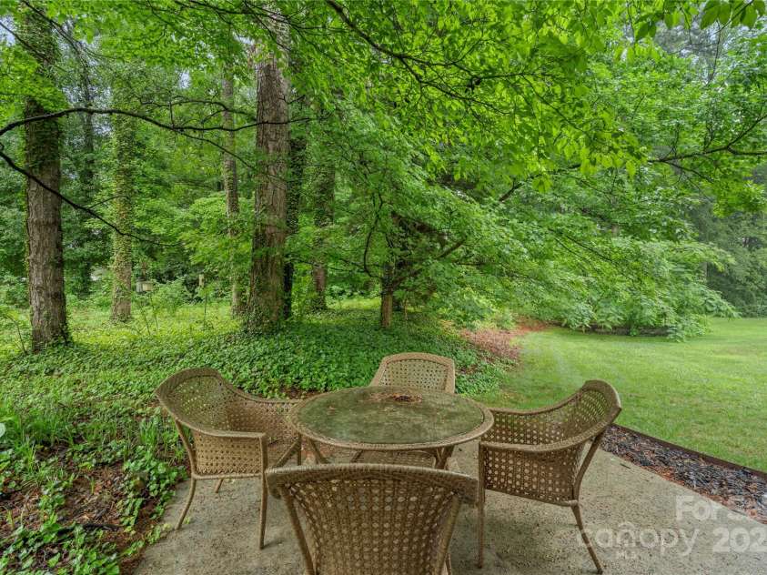 8302 Holbrook Square Court, Charlotte, NC 28216.  MLS# CAR4258996, YatesRealty ID 13802. 