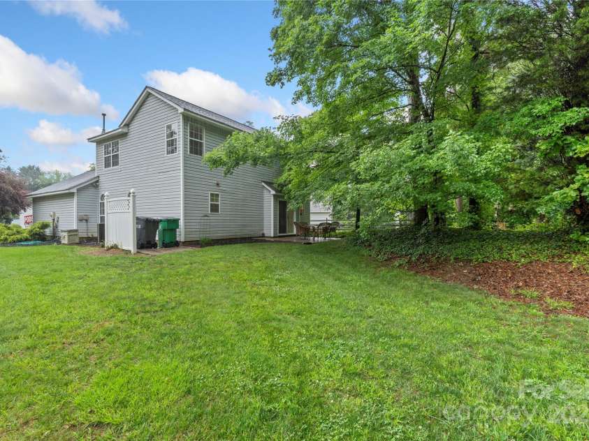 8302 Holbrook Square Court, Charlotte, NC 28216.  MLS# CAR4258996, YatesRealty ID 13802. 