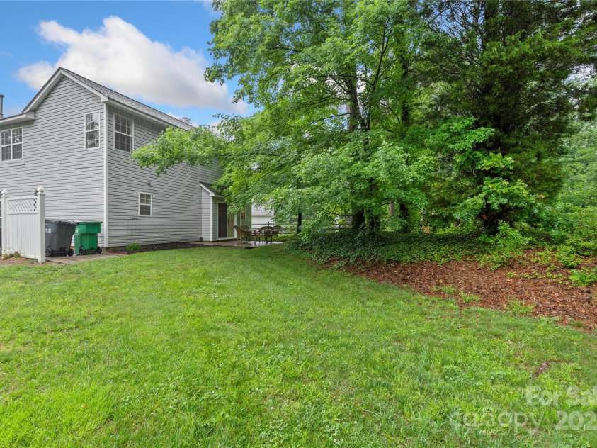 8302 Holbrook Square Court, Charlotte, NC 28216.  MLS# CAR4258996, YatesRealty ID 13802. 