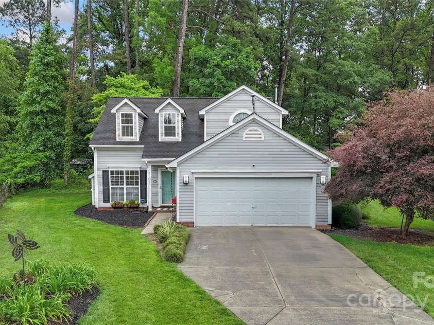 8302 Holbrook Square Court, Charlotte, NC 28216.  MLS# CAR4258996, YatesRealty ID 13802. 
