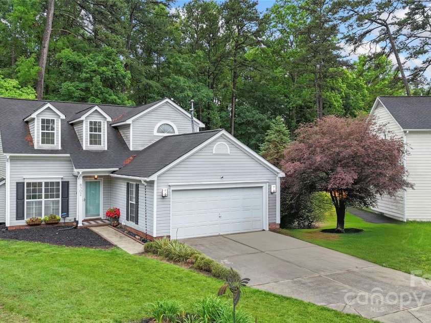 8302 Holbrook Square Court, Charlotte, NC 28216.  MLS# CAR4258996, YatesRealty ID 13802. 