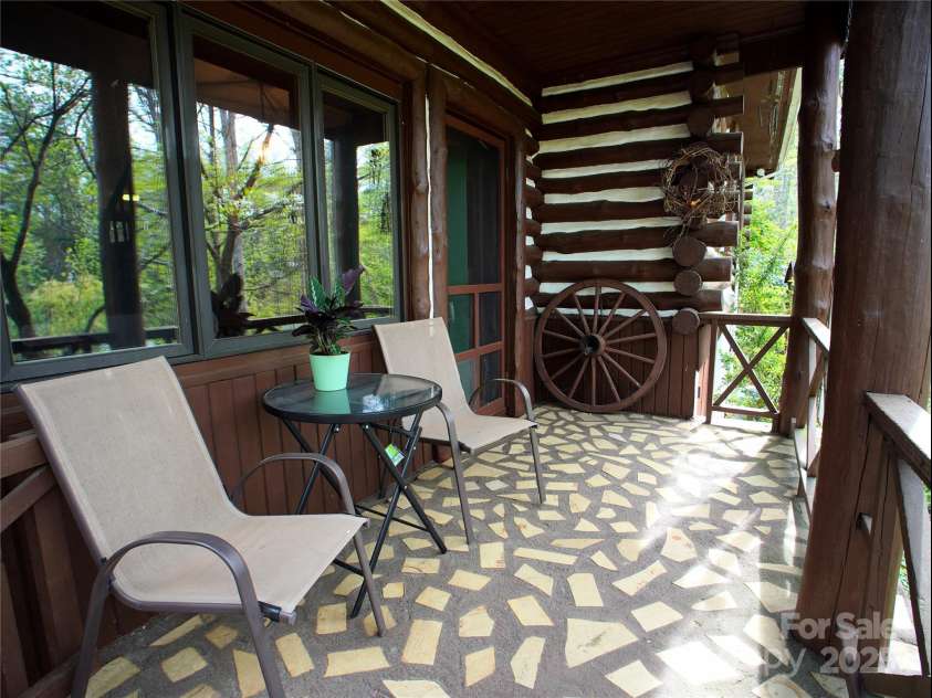 28 Fore Road, Asheville, NC 28806.  MLS# CAR4206820, YatesRealty ID 13803. Front Entrance