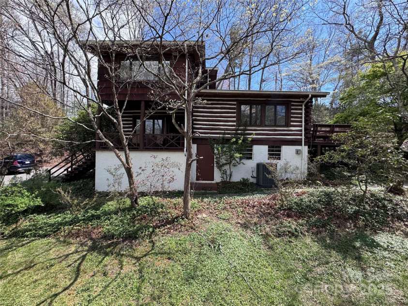 28 Fore Road, Asheville, NC 28806.  MLS# CAR4206820, YatesRealty ID 13803. Front of the house