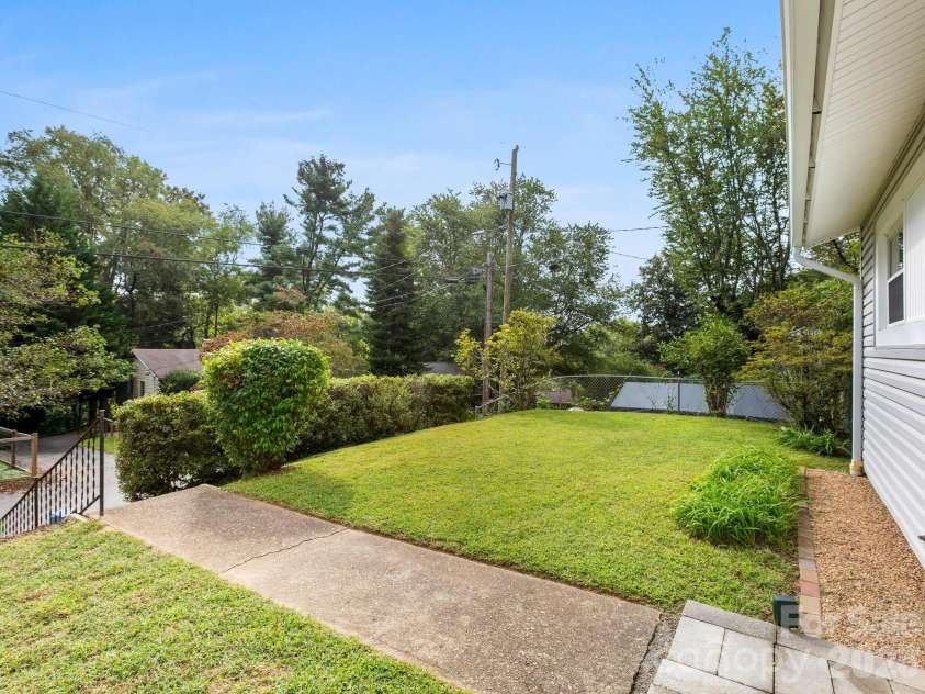 59 Greeley Street, Asheville, NC 28806.  MLS# CAR4363261, YatesRealty ID 13803. 