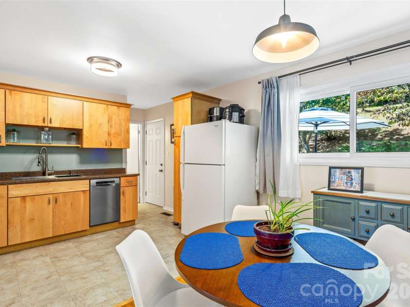 59 Greeley Street, Asheville, NC 28806.  MLS# CAR4363261, YatesRealty ID 13803. 