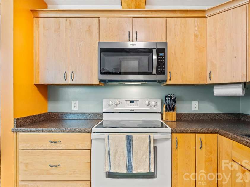 59 Greeley Street, Asheville, NC 28806.  MLS# CAR4363261, YatesRealty ID 13803. 