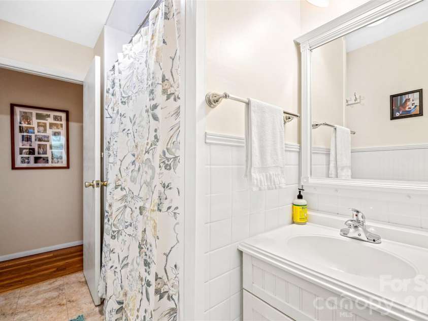 59 Greeley Street, Asheville, NC 28806.  MLS# CAR4363261, YatesRealty ID 13803. 