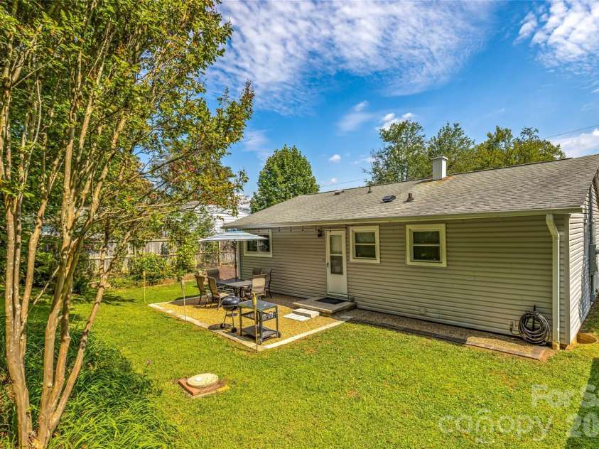 59 Greeley Street, Asheville, NC 28806.  MLS# CAR4363261, YatesRealty ID 13803. 