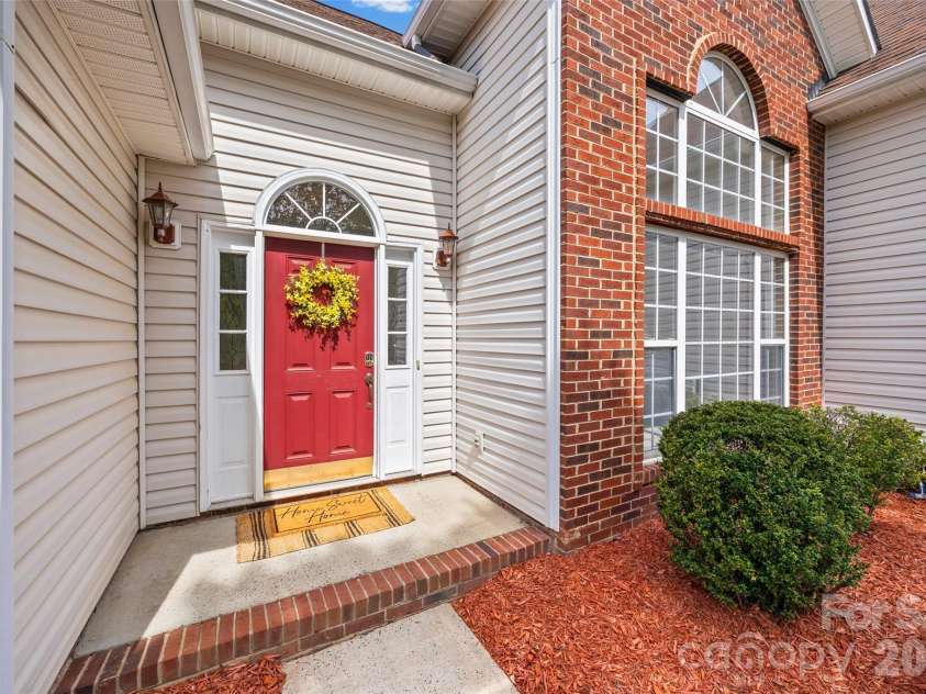 127 Nims Spring Drive, Fort Mill, SC 29715.  MLS# CAR4368762, YatesRealty ID 13804. 