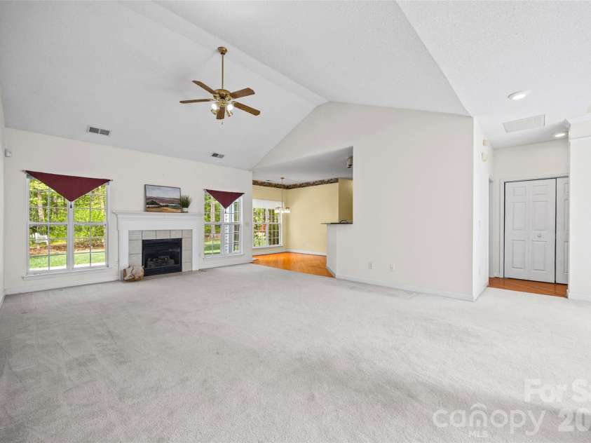 127 Nims Spring Drive, Fort Mill, SC 29715.  MLS# CAR4368762, YatesRealty ID 13804. 