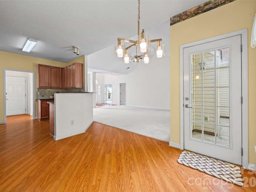 127 Nims Spring Drive, Fort Mill, SC 29715.  MLS# CAR4368762, YatesRealty ID 13804. 