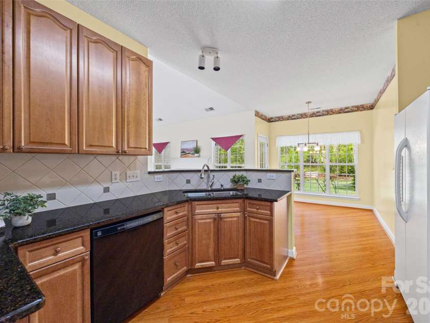 127 Nims Spring Drive, Fort Mill, SC 29715.  MLS# CAR4368762, YatesRealty ID 13804. 
