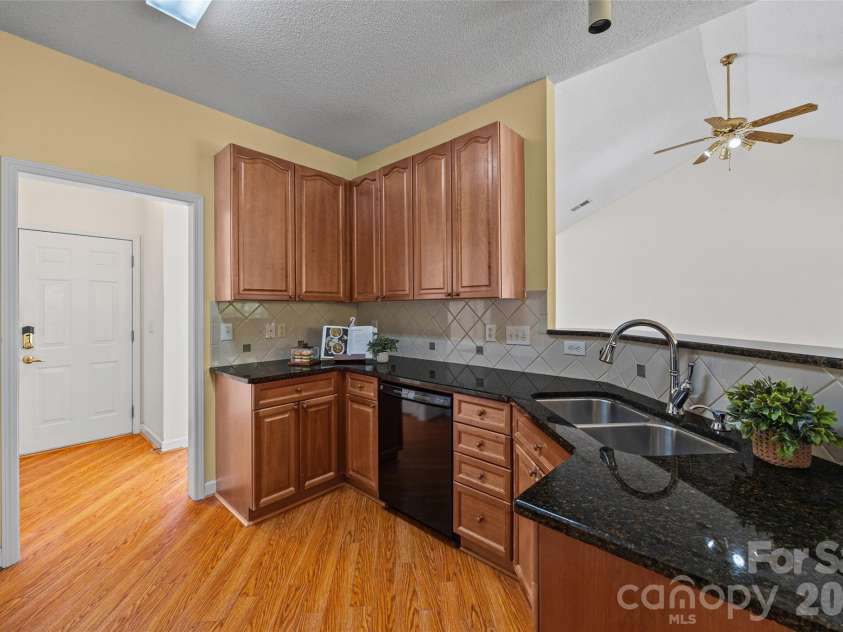 127 Nims Spring Drive, Fort Mill, SC 29715.  MLS# CAR4368762, YatesRealty ID 13804. 