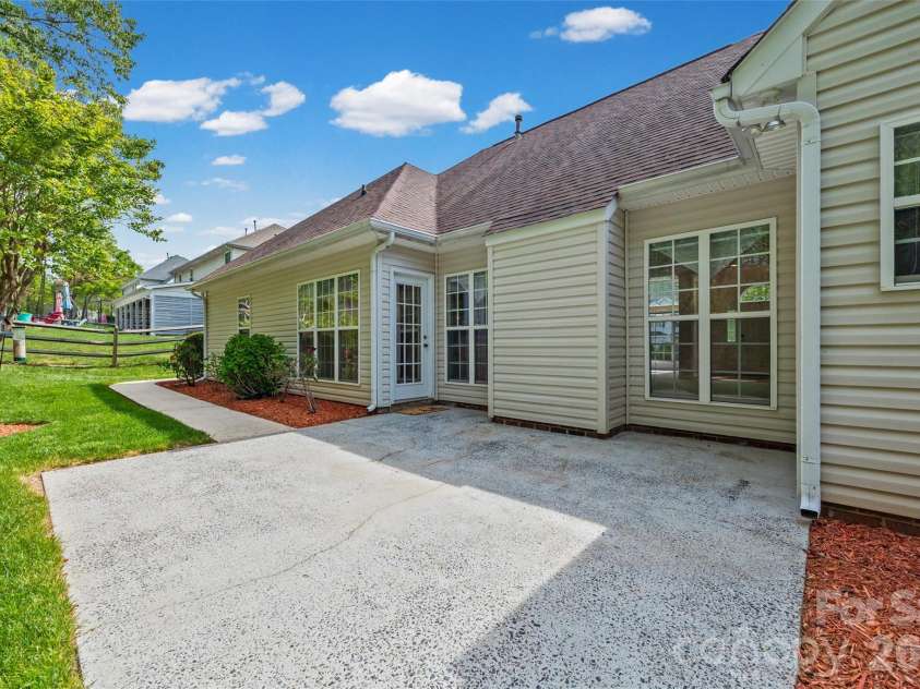 127 Nims Spring Drive, Fort Mill, SC 29715.  MLS# CAR4368762, YatesRealty ID 13804. 