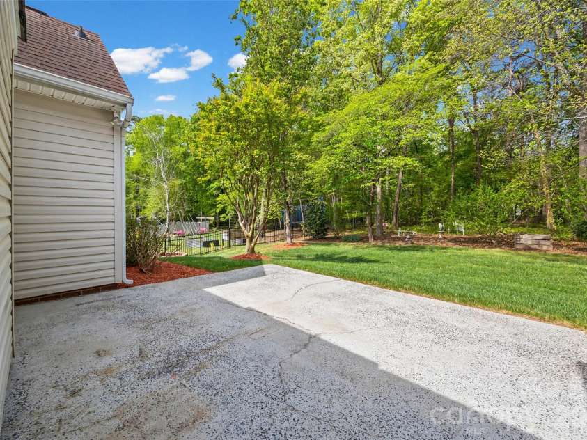 127 Nims Spring Drive, Fort Mill, SC 29715.  MLS# CAR4368762, YatesRealty ID 13804. 