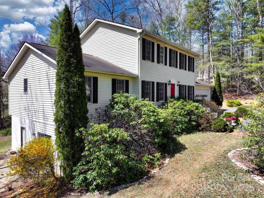 15 Doshia Lane, Fletcher, NC 28732.  MLS# CAR4240662, YatesRealty ID 13804. 