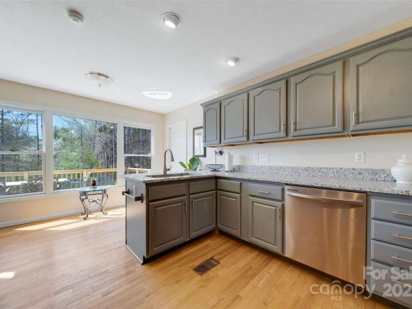 15 Doshia Lane, Fletcher, NC 28732.  MLS# CAR4240662, YatesRealty ID 13804. 