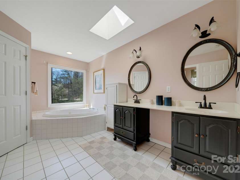 15 Doshia Lane, Fletcher, NC 28732.  MLS# CAR4240662, YatesRealty ID 13804. 