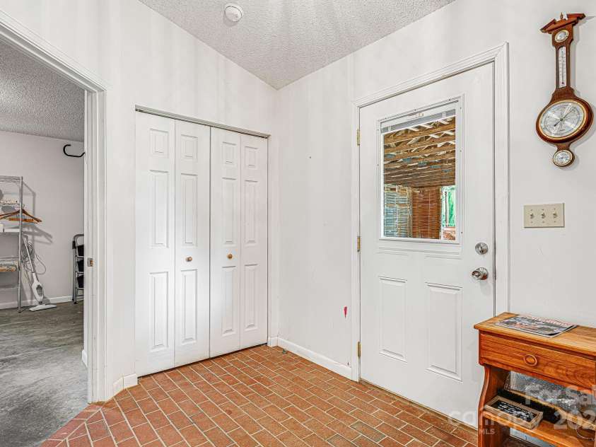 70 Landis Lane, Burnsville, NC 28714.  MLS# CAR4165677, YatesRealty ID 13805. 