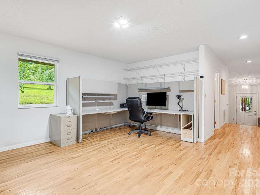 70 Landis Lane, Burnsville, NC 28714.  MLS# CAR4165677, YatesRealty ID 13805. 