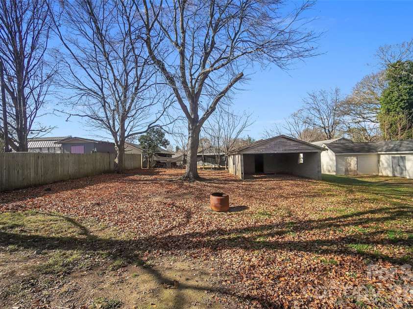 811 Mable Avenue, Kannapolis, NC 28083.  MLS# CAR4326559, YatesRealty ID 13805. 