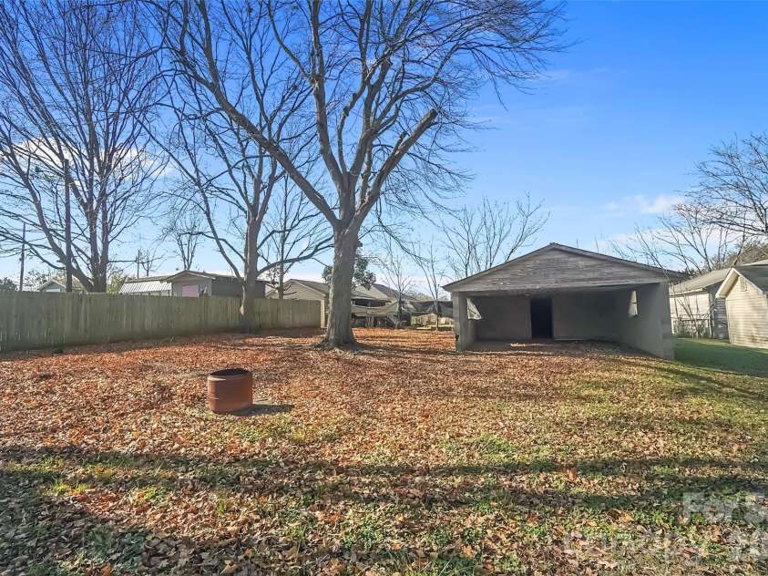 811 Mable Avenue, Kannapolis, NC 28083.  MLS# CAR4326559, YatesRealty ID 13805. 