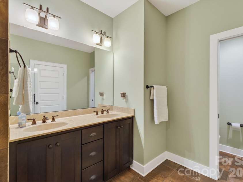 10959 Willow Oak Road, Norwood, NC 28128.  MLS# CAR4369840, YatesRealty ID 13806. Main Floor Bath