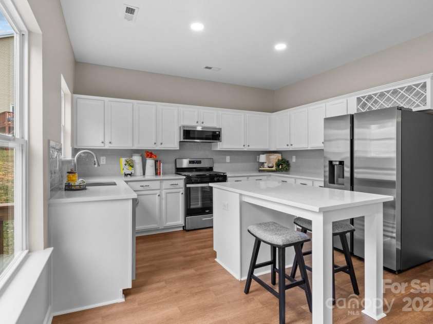 302 Flanders Drive, Mooresville, NC 28117.  MLS# CAR4230746, YatesRealty ID 13806. 