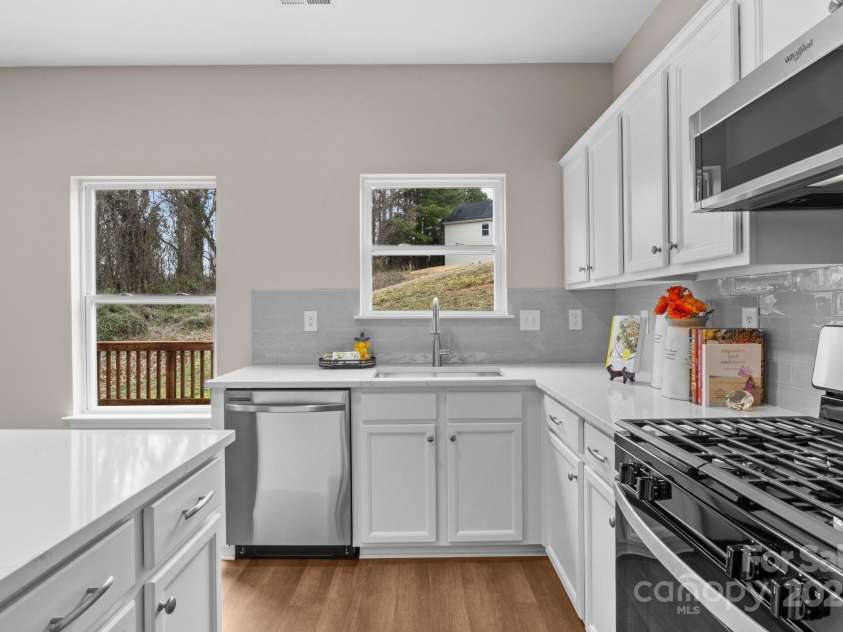 302 Flanders Drive, Mooresville, NC 28117.  MLS# CAR4230746, YatesRealty ID 13806. 