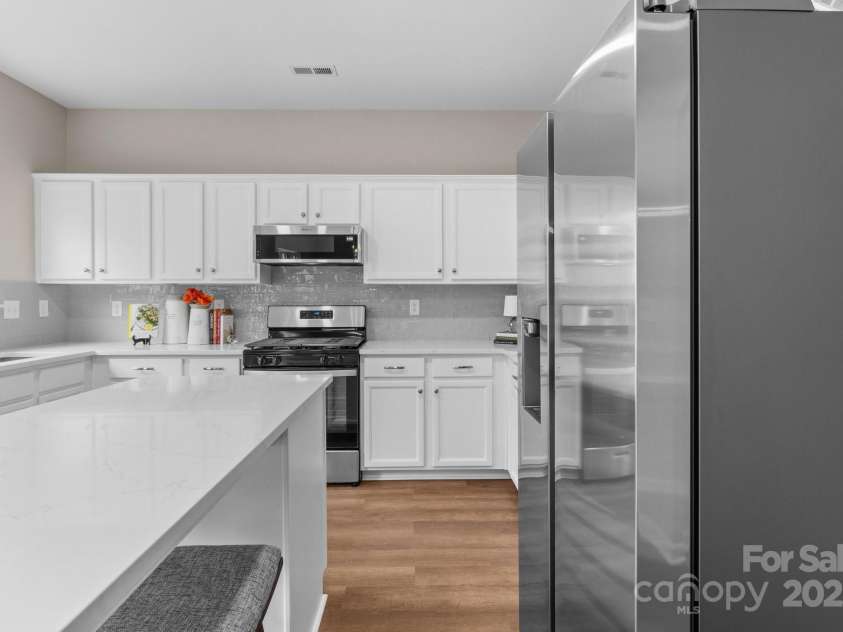 302 Flanders Drive, Mooresville, NC 28117.  MLS# CAR4230746, YatesRealty ID 13806. 