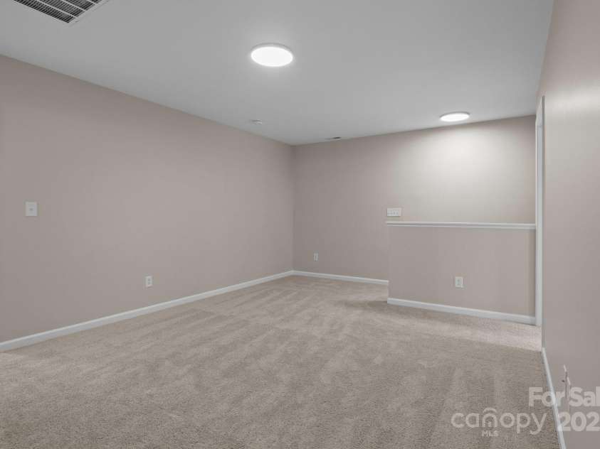 302 Flanders Drive, Mooresville, NC 28117.  MLS# CAR4230746, YatesRealty ID 13806. 