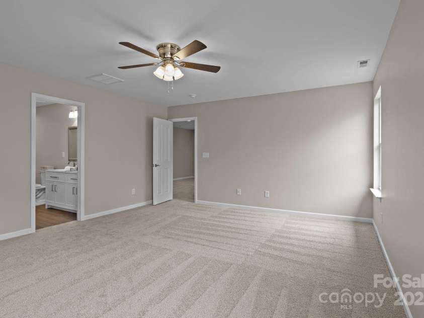 302 Flanders Drive, Mooresville, NC 28117.  MLS# CAR4230746, YatesRealty ID 13806. 