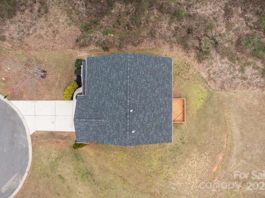 302 Flanders Drive, Mooresville, NC 28117.  MLS# CAR4230746, YatesRealty ID 13806. 