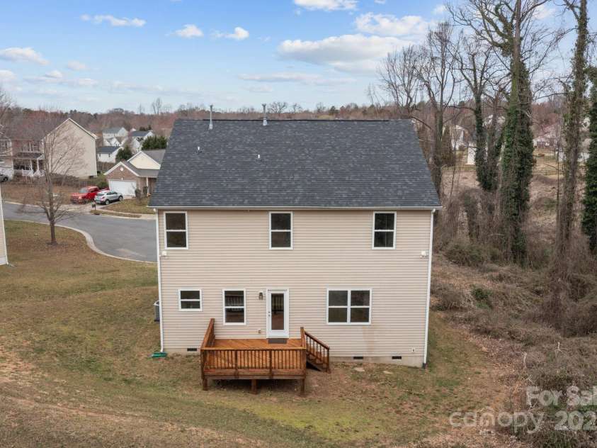 302 Flanders Drive, Mooresville, NC 28117.  MLS# CAR4230746, YatesRealty ID 13806. 