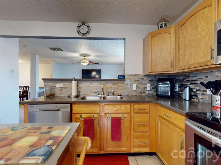 746 Ladino Lane, Clover, SC 29710.  MLS# CAR4346549, YatesRealty ID 13807. 