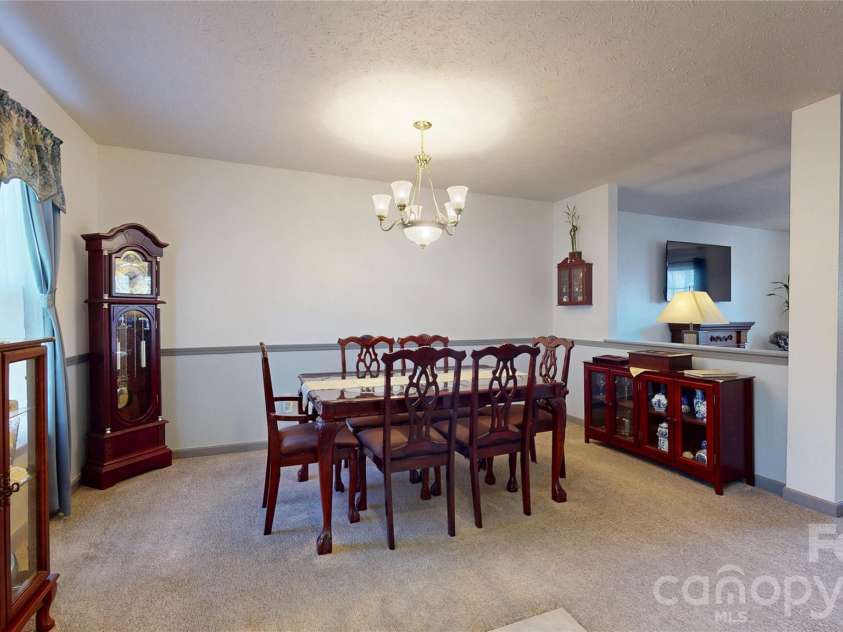 746 Ladino Lane, Clover, SC 29710.  MLS# CAR4346549, YatesRealty ID 13807. Dining