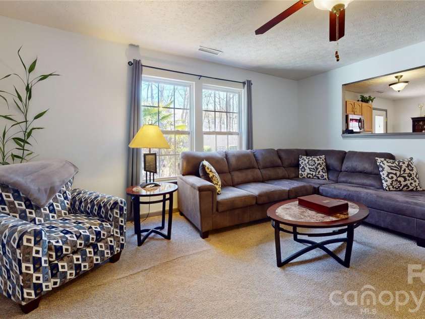 746 Ladino Lane, Clover, SC 29710.  MLS# CAR4346549, YatesRealty ID 13807. Great Room 