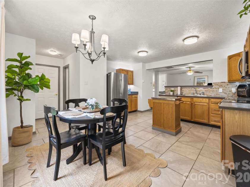 746 Ladino Lane, Clover, SC 29710.  MLS# CAR4403509, YatesRealty ID 13807. Breakfast