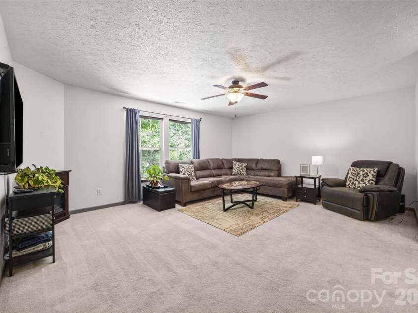746 Ladino Lane, Clover, SC 29710.  MLS# CAR4403509, YatesRealty ID 13807. Loft