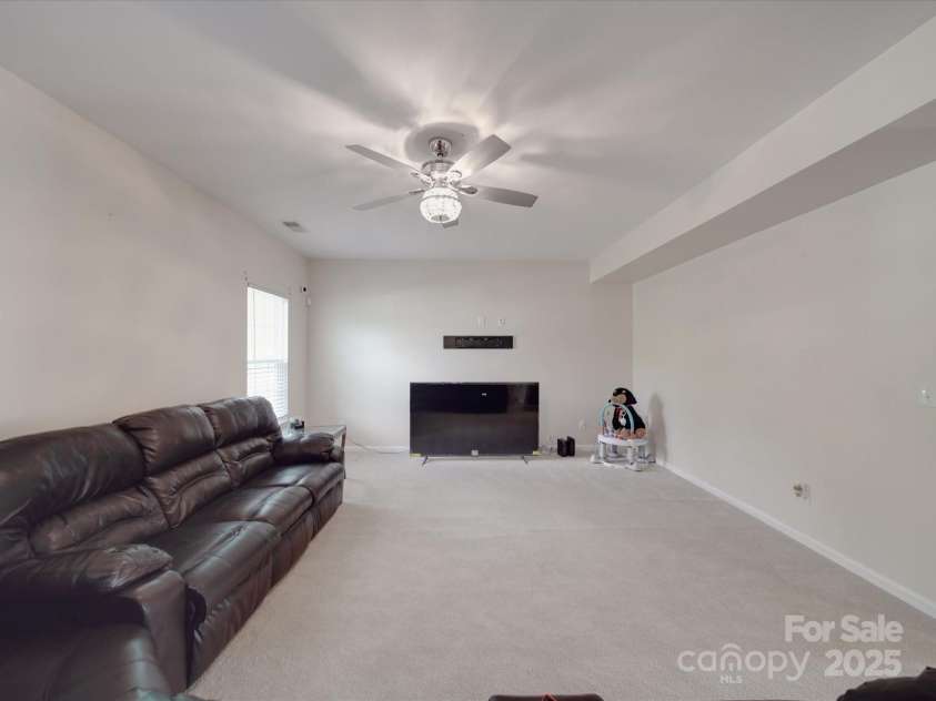 848 Wingthorn Rose Drive, Gastonia, NC 28056.  MLS# CAR4242063, YatesRealty ID 13807. 
