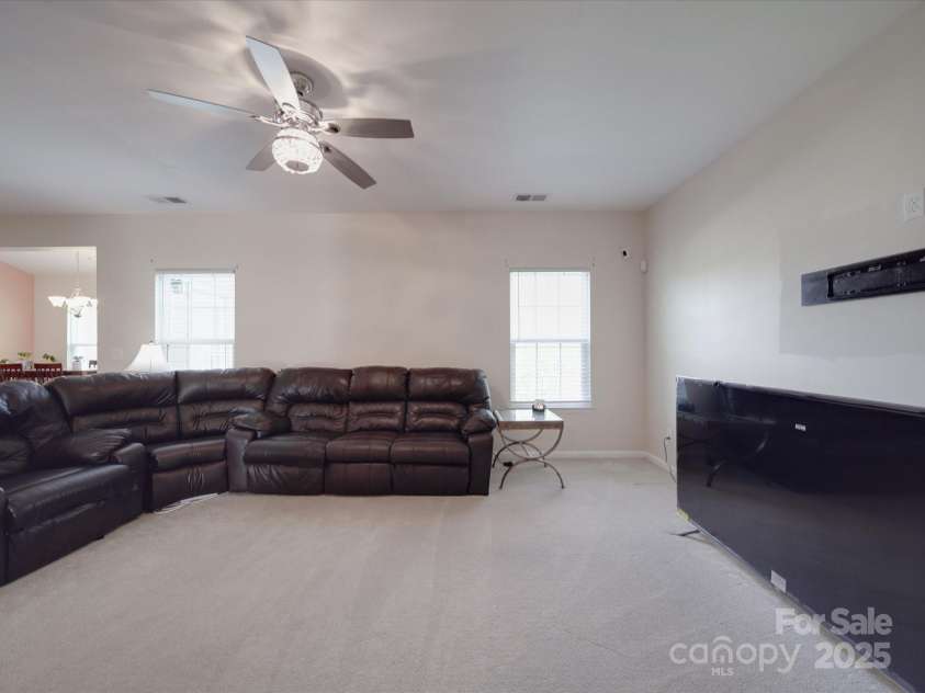 848 Wingthorn Rose Drive, Gastonia, NC 28056.  MLS# CAR4242063, YatesRealty ID 13807. 