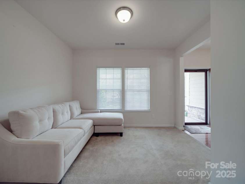848 Wingthorn Rose Drive, Gastonia, NC 28056.  MLS# CAR4242063, YatesRealty ID 13807. 