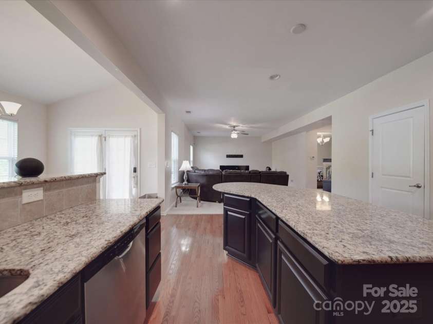 848 Wingthorn Rose Drive, Gastonia, NC 28056.  MLS# CAR4242063, YatesRealty ID 13807. 