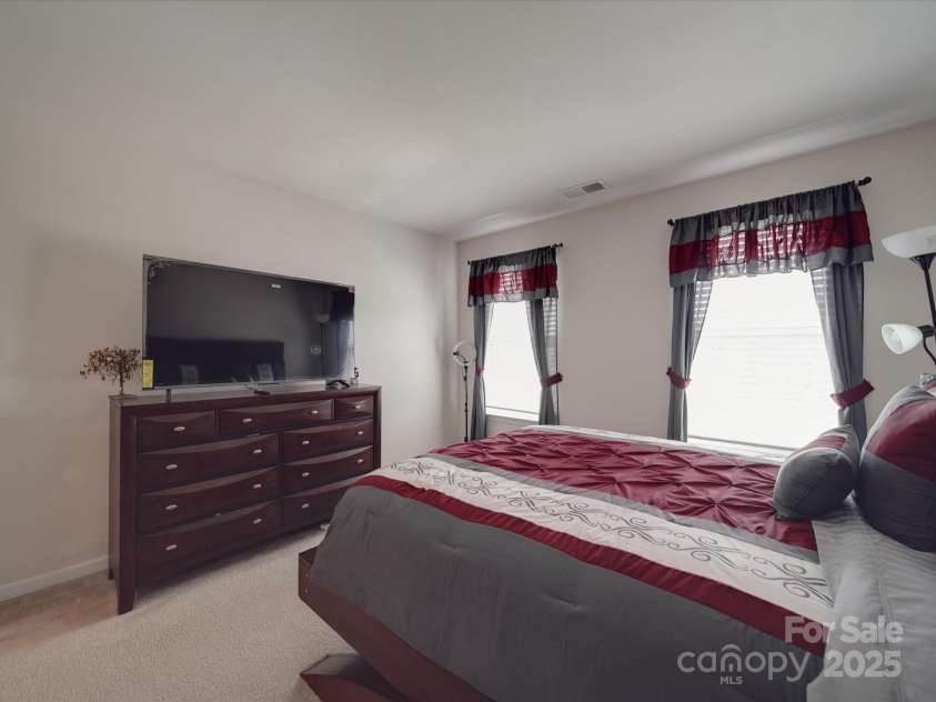 848 Wingthorn Rose Drive, Gastonia, NC 28056.  MLS# CAR4242063, YatesRealty ID 13807. 