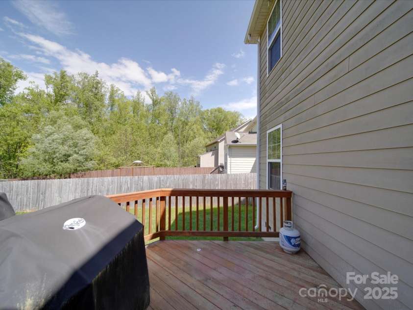 848 Wingthorn Rose Drive, Gastonia, NC 28056.  MLS# CAR4242063, YatesRealty ID 13807. 