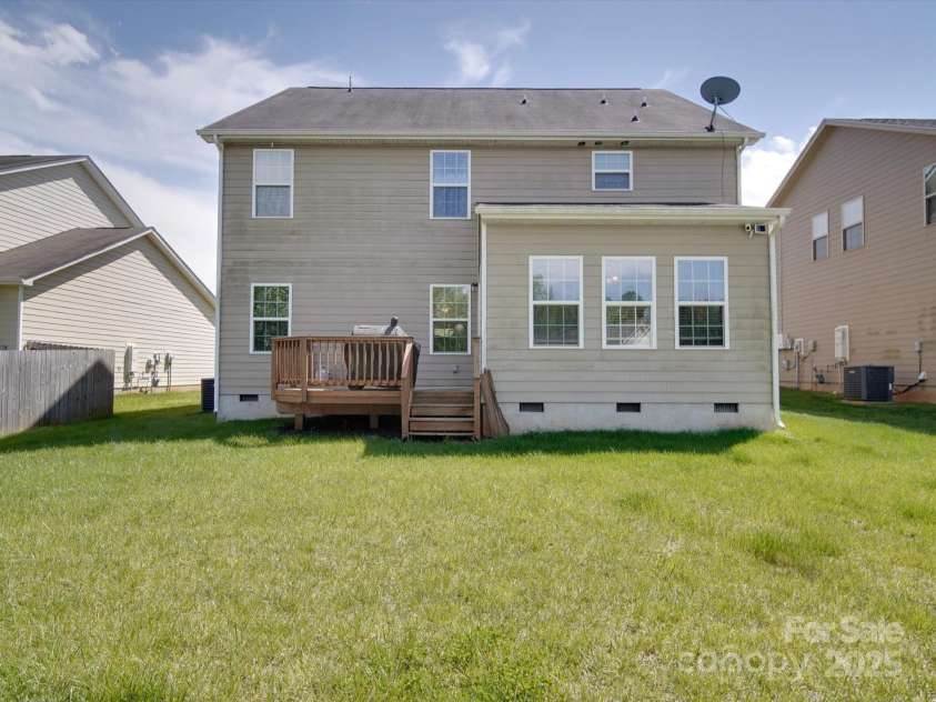 848 Wingthorn Rose Drive, Gastonia, NC 28056.  MLS# CAR4242063, YatesRealty ID 13807. 