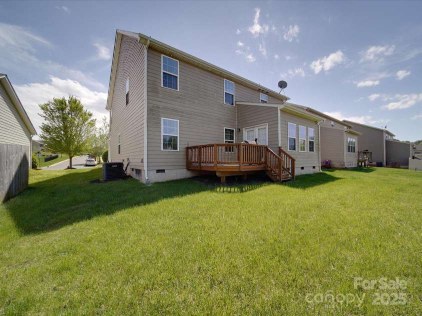 848 Wingthorn Rose Drive, Gastonia, NC 28056.  MLS# CAR4242063, YatesRealty ID 13807. 