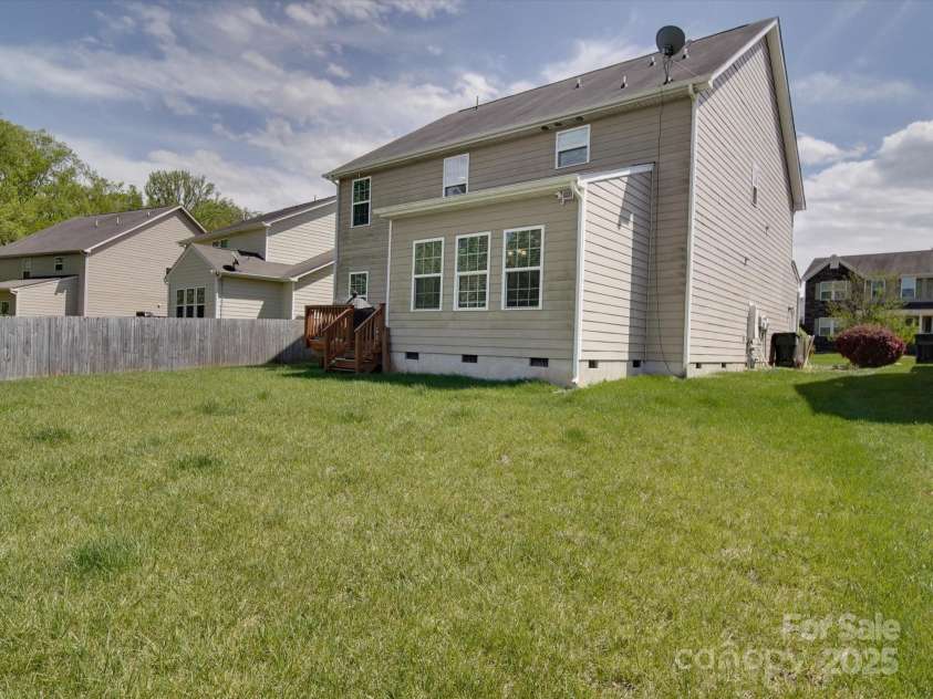 848 Wingthorn Rose Drive, Gastonia, NC 28056.  MLS# CAR4242063, YatesRealty ID 13807. 